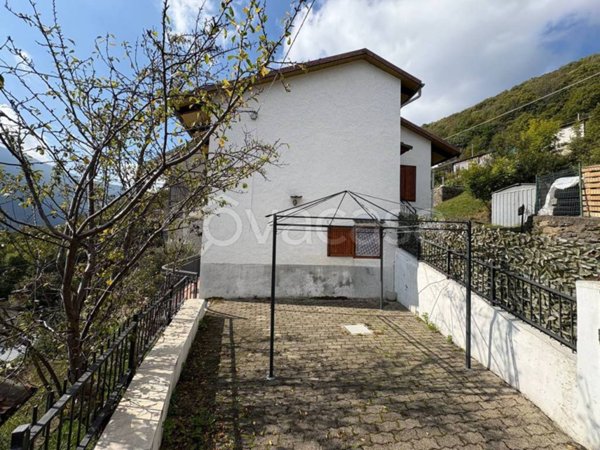 casa indipendente in vendita a Pinasca