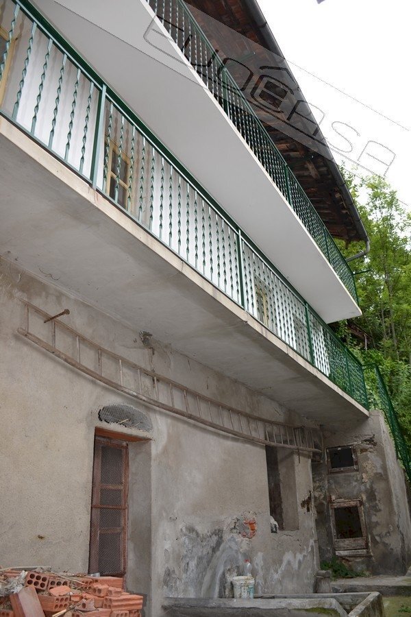 casa indipendente in vendita a Pinasca