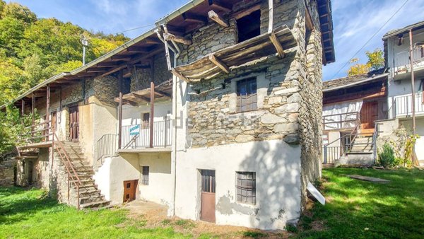 casa indipendente in vendita a Pinasca
