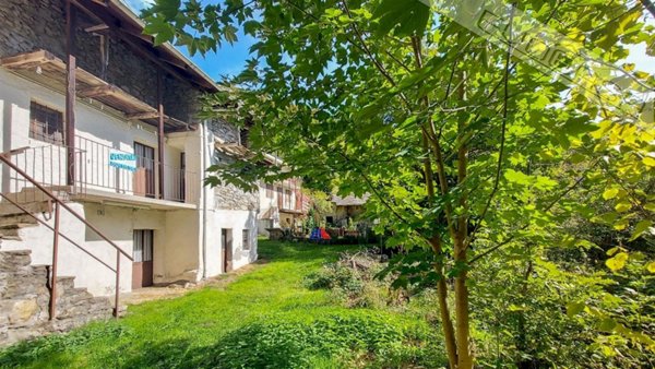 casa indipendente in vendita a Pinasca