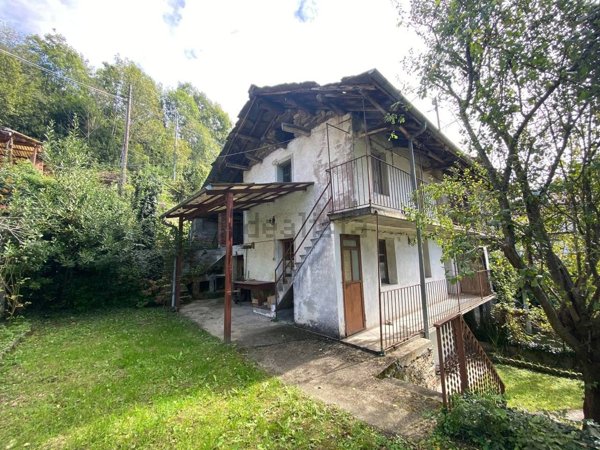 casa semindipendente in vendita a Pinasca