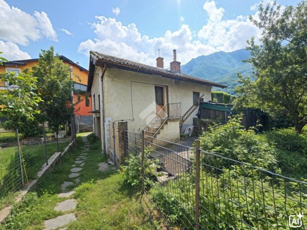 casa semindipendente in vendita a Pinasca