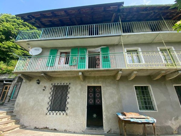 casa indipendente in vendita a Pinasca