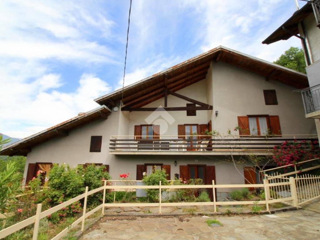 casa indipendente in vendita a Pinasca