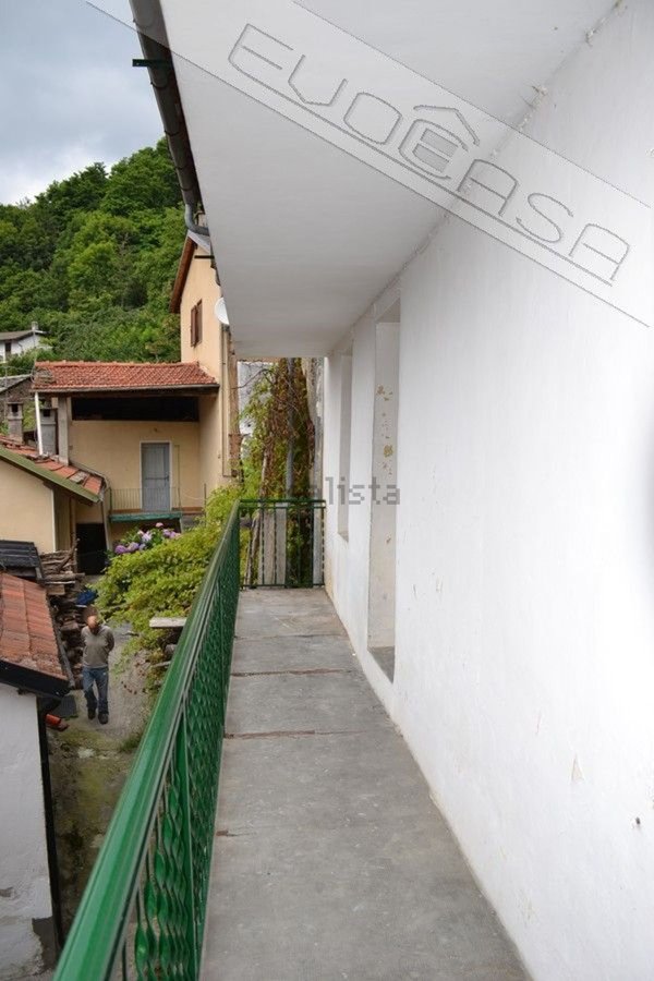 casa indipendente in vendita a Pinasca