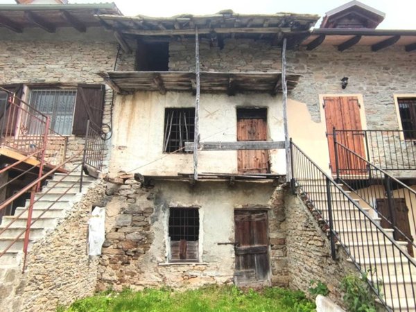 casa indipendente in vendita a Pinasca