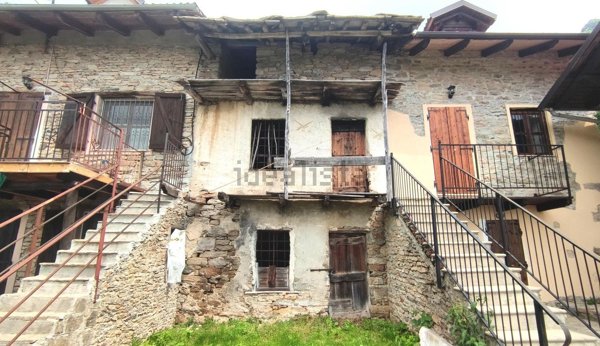 appartamento in vendita a Pinasca