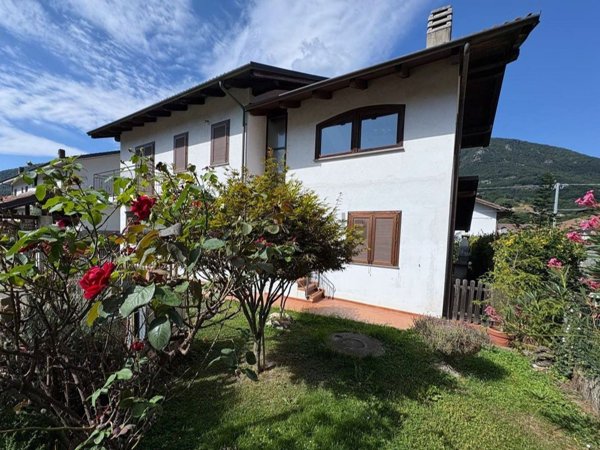 casa indipendente in vendita a Pinasca