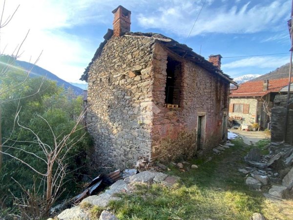 casale in vendita a Pinasca