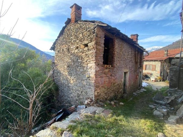 casale in vendita a Pinasca