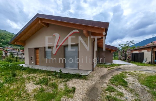 casa indipendente in vendita a Pinasca in zona Dubbione