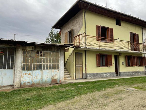 casa indipendente in vendita a Pinasca