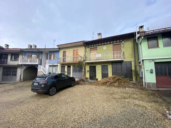 casa indipendente in vendita a Pinasca