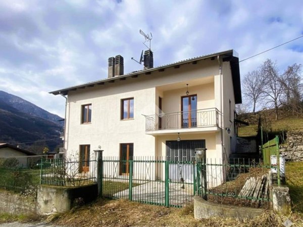 casa indipendente in vendita a Pinasca