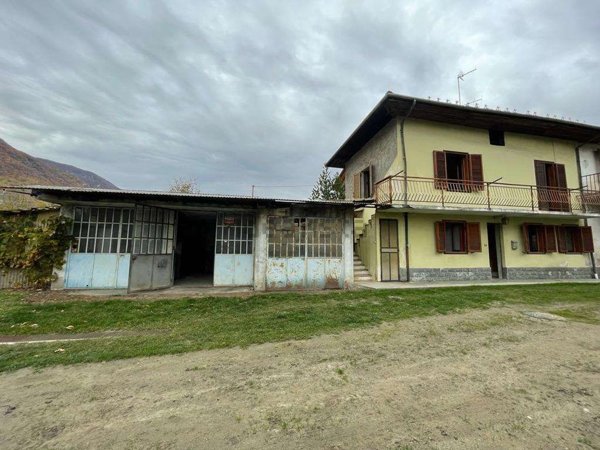 casa indipendente in vendita a Pinasca