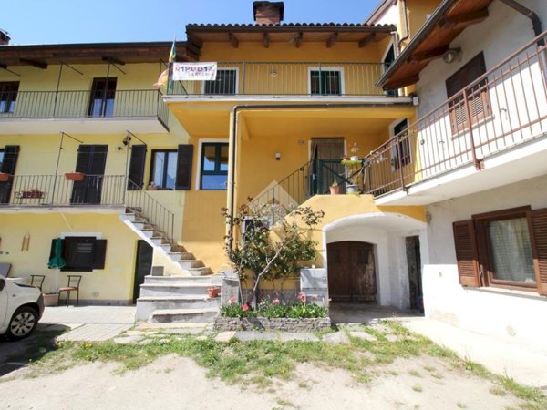 casa semindipendente in vendita a Pinasca in zona Grandubbione