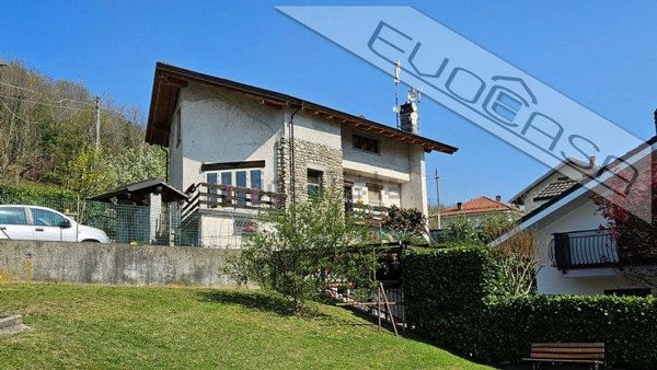 casa indipendente in vendita a Pinasca