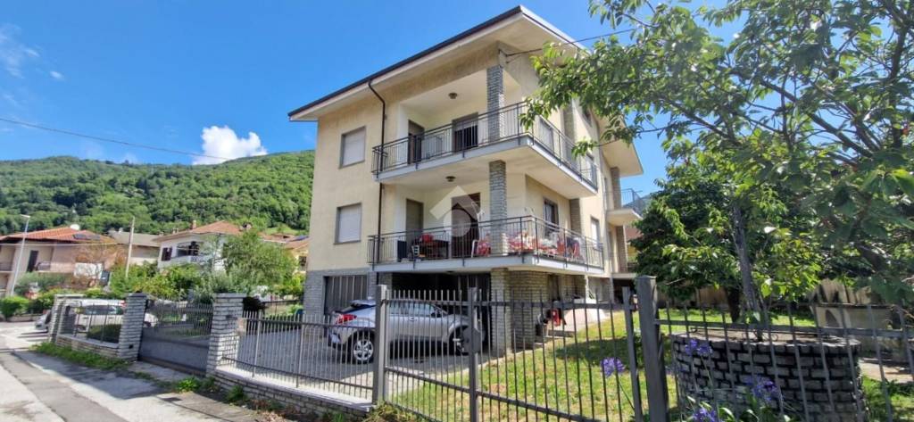 casa indipendente in vendita a Pinasca