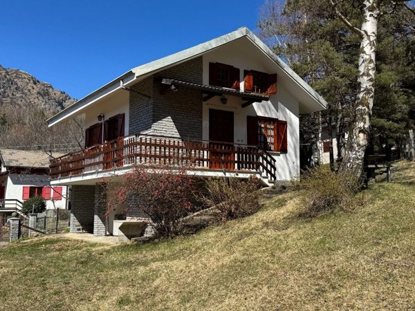 casa indipendente in vendita a Pinasca