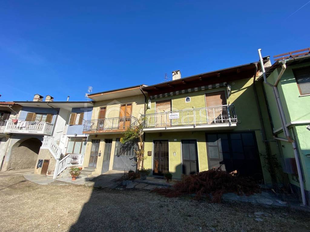 casa indipendente in vendita a Pinasca