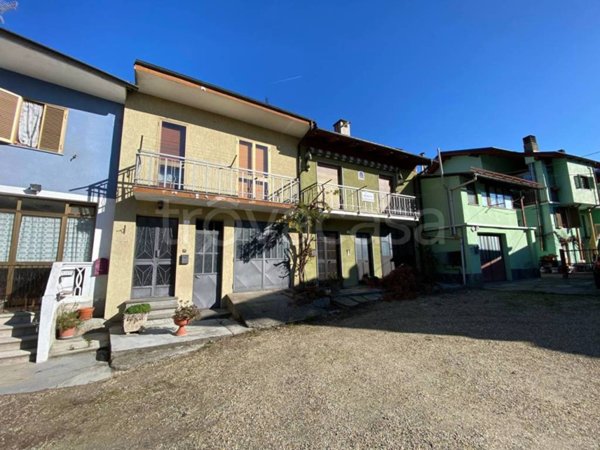 casa indipendente in vendita a Pinasca in zona Dubbione