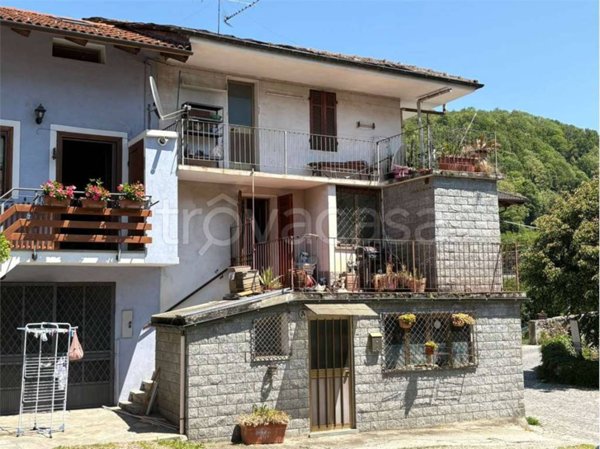 casa indipendente in vendita a Pinasca in zona Grandubbione