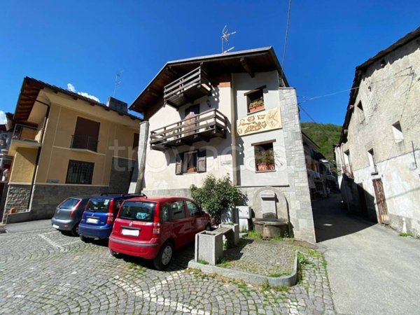 casa indipendente in vendita a Pinasca in zona Dubbione