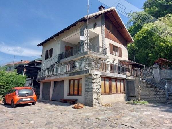 casa indipendente in vendita a Pinasca