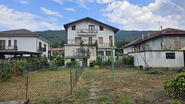 casa indipendente in vendita a Pinasca in zona Dubbione