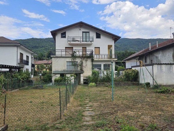 casa indipendente in vendita a Pinasca in zona Dubbione