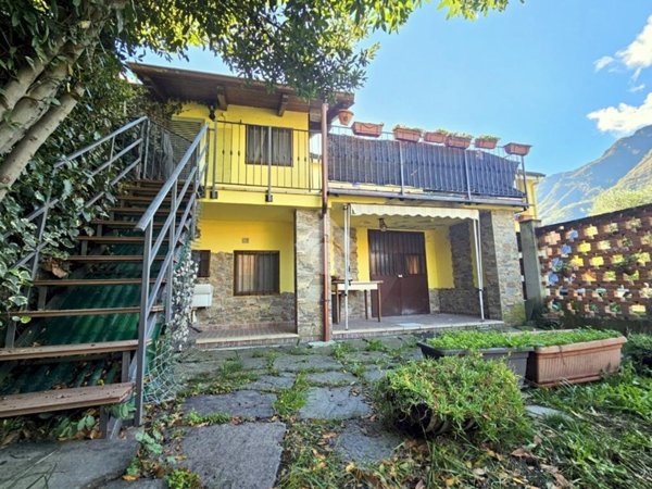 casa semindipendente in vendita a Pinasca in zona Dubbione