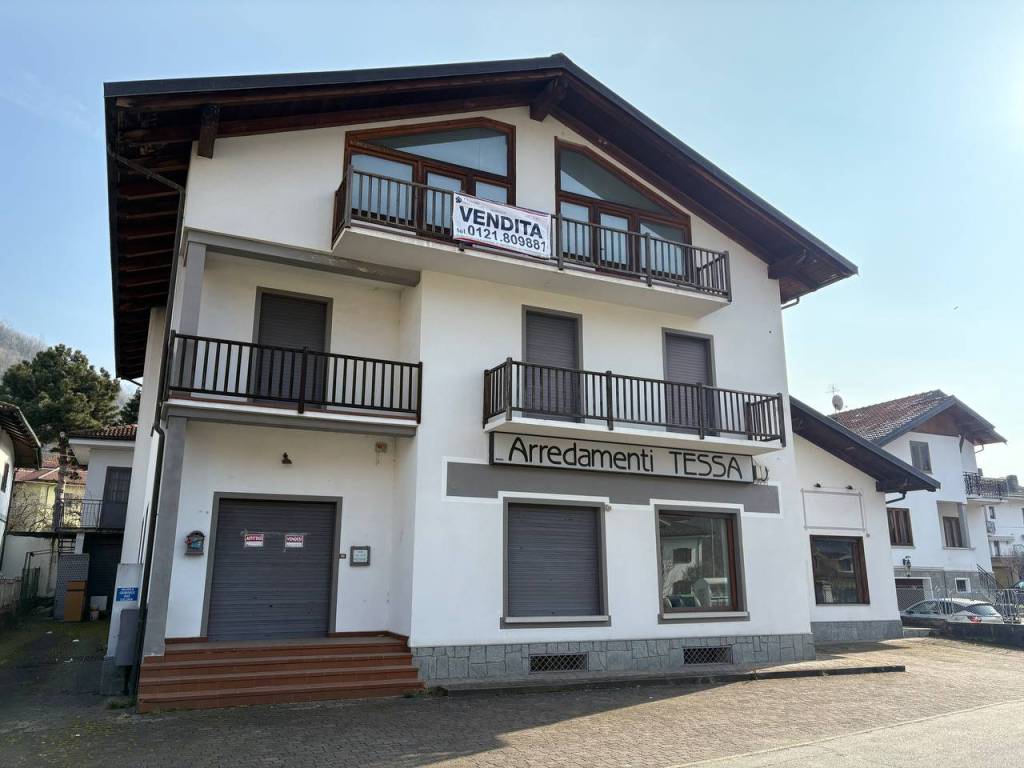 negozio in vendita a Pinasca in zona Dubbione