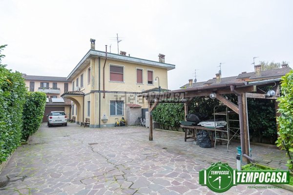 appartamento in vendita a Dovera