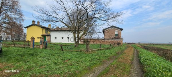 casale in vendita a Dovera