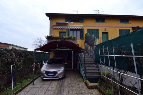 casa indipendente in vendita a Dovera