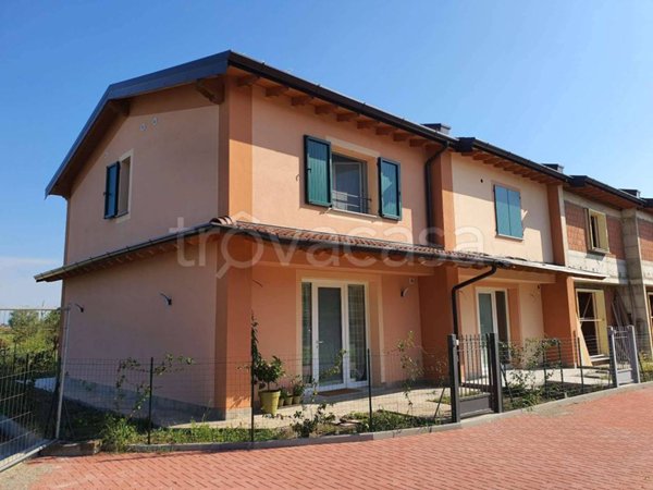 casa indipendente in vendita a Dovera