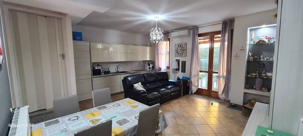 casa indipendente in vendita a Dovera
