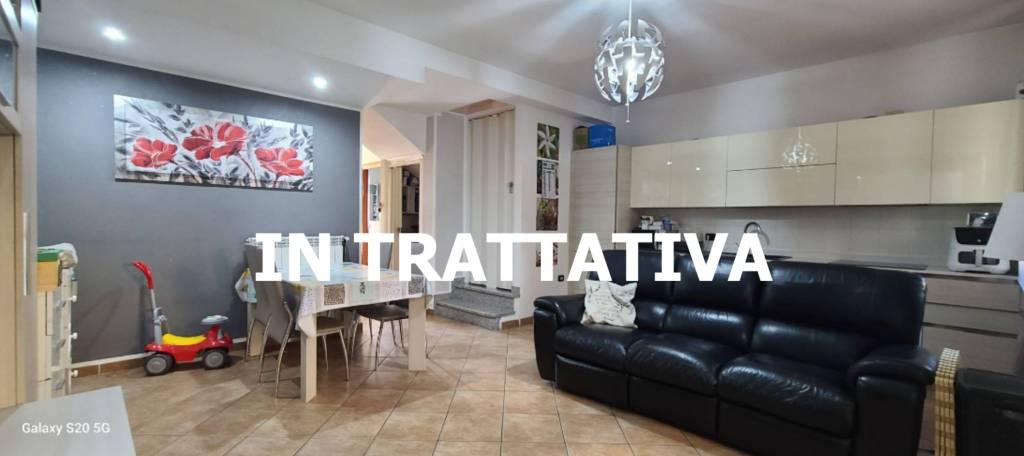 casa indipendente in vendita a Dovera