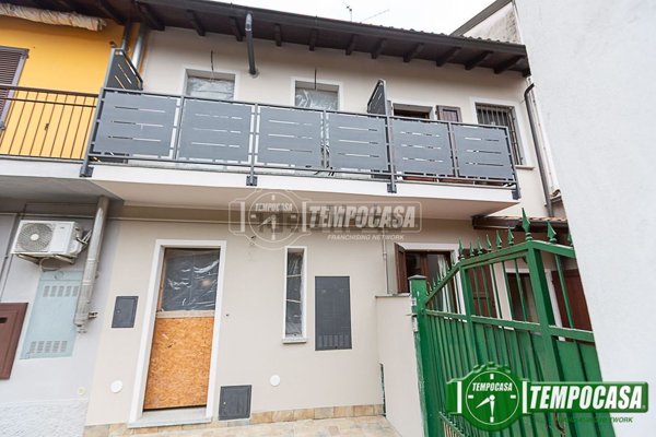 casa indipendente in vendita a Dovera