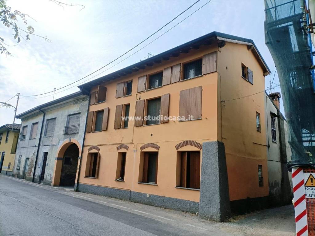 appartamento in vendita a Dovera