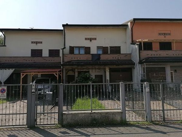 appartamento in vendita a Dovera in zona Postino