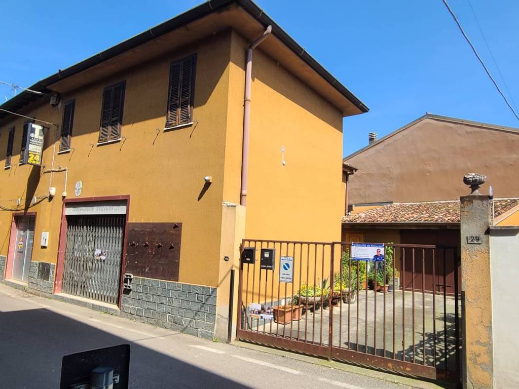casa indipendente in vendita a Dovera
