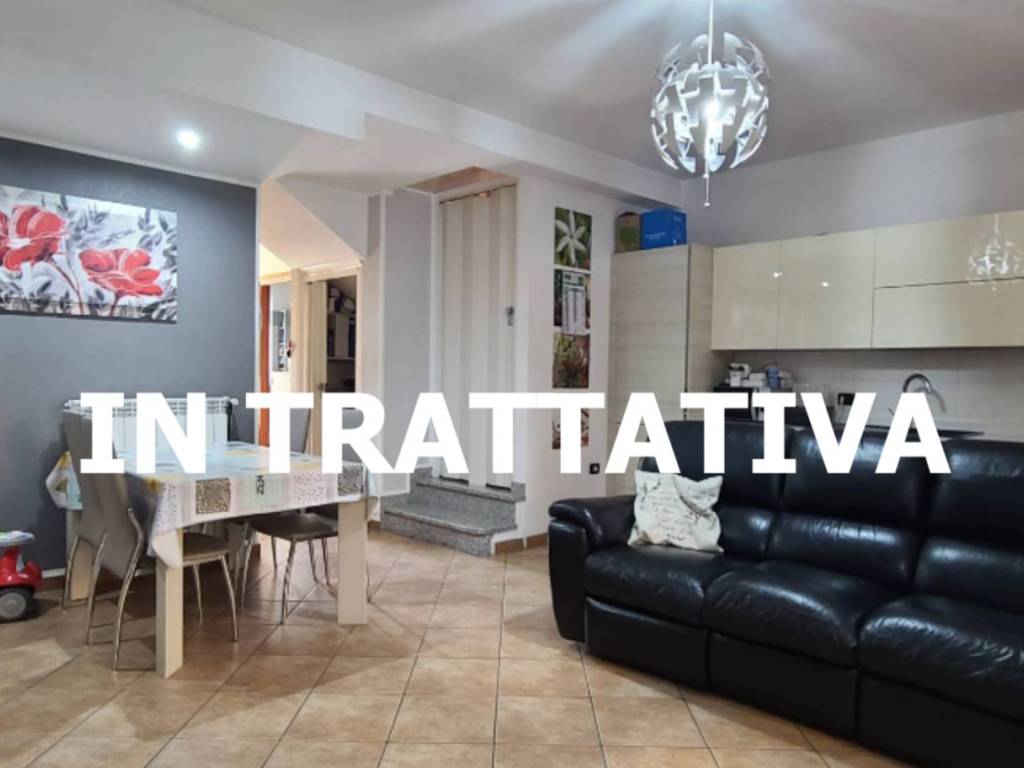 casa indipendente in vendita a Dovera