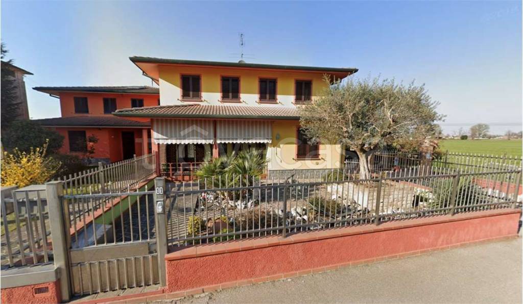 locale commerciale in vendita a Dovera