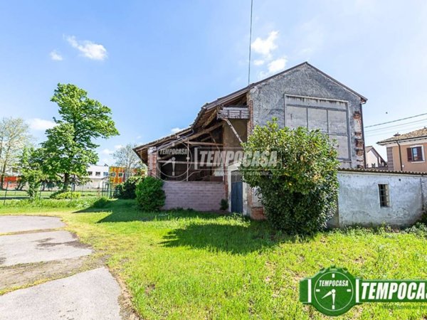 intera palazzina in vendita a Dovera
