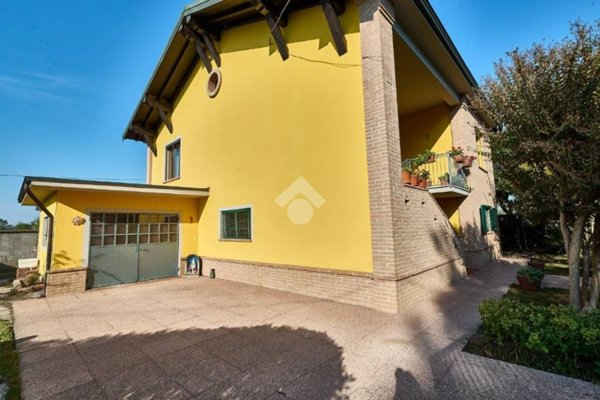 casa indipendente in vendita a Dovera in zona San Rocco