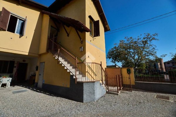 casa indipendente in vendita a Dovera