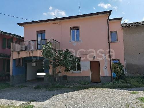 casa indipendente in vendita a Dovera in zona Postino