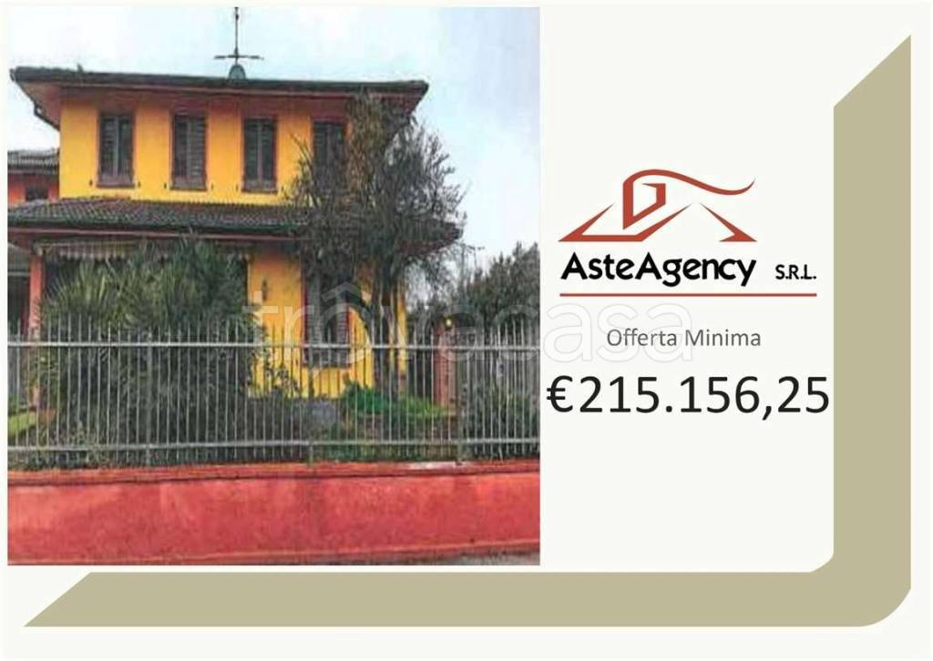 casa indipendente in vendita a Dovera