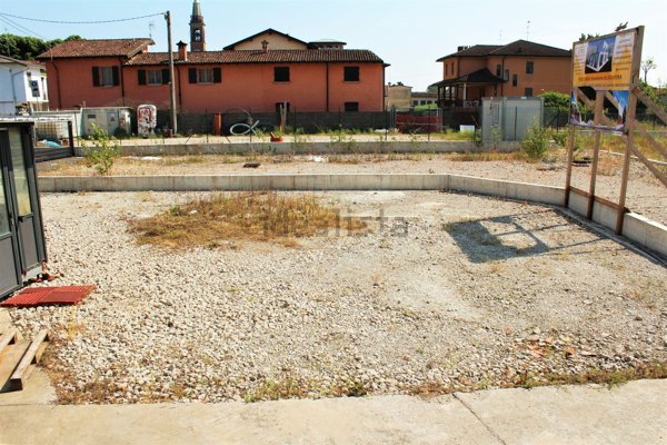 terreno edificabile in vendita a Dovera in zona Postino